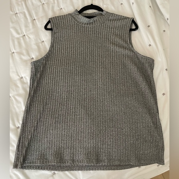 Ricki’s sleeveless grey/silver mock neck top xxl - Picture 2 of 6